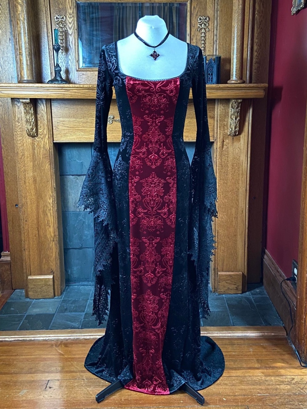 Oxfordshire Medieval Gothic Vampire Lace Panel Gown Dress in and Black and Red